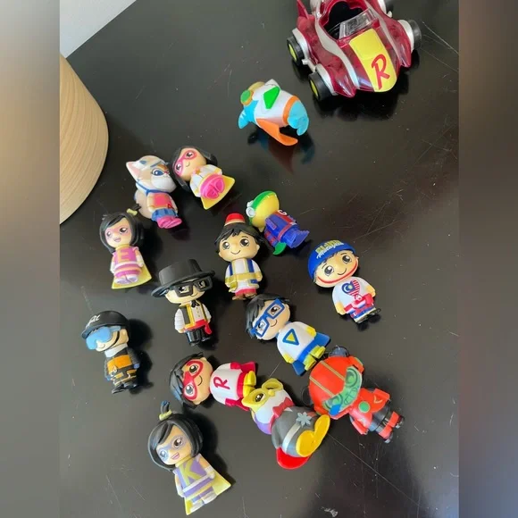 Bundle of Ryan’s world figures, 1 push car lot of 15 kids toys - Picture 3 of 5